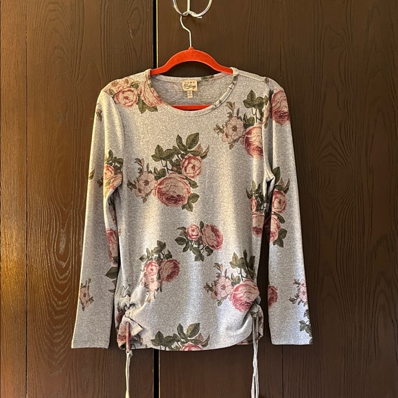 Como Vintage long sleeved gray lightweight sweater with pink roses. Size Small. - Picture 1 of 7